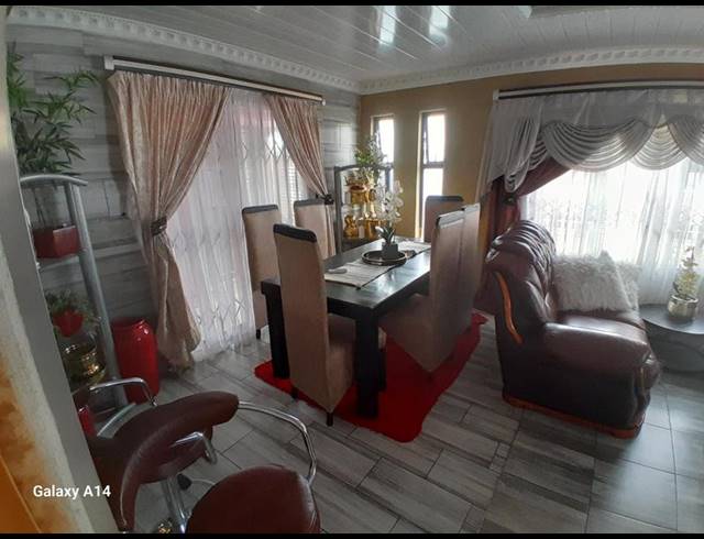 3 BEDROOM HOUSE FOR SALE IN PIMVILLE ZONE 4